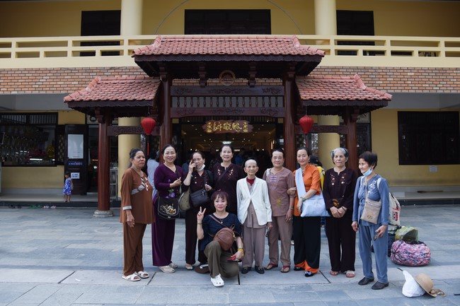 Entering into the 102nd Seven-Day Retreat