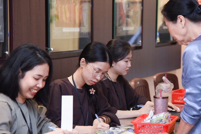 Entering into the 102nd Seven-Day Retreat