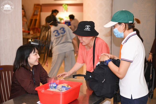 Entering into the 102nd Seven-Day Retreat