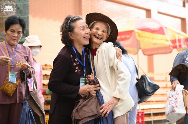 Entering into the 102nd Seven-Day Retreat