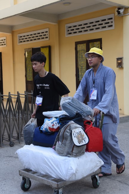 Entering into the 102nd Seven-Day Retreat