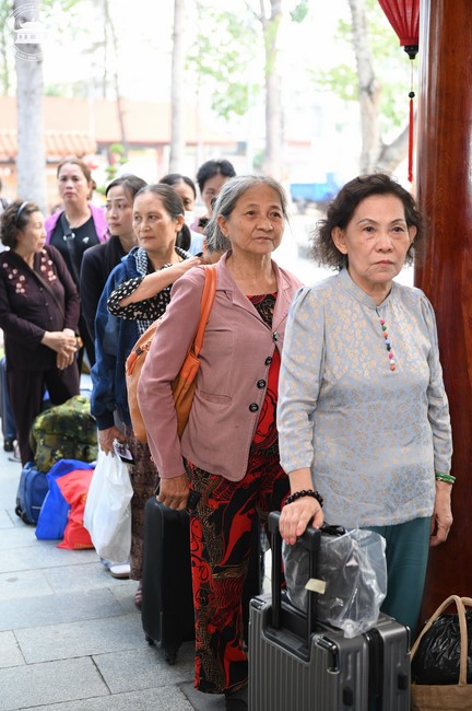 Entering into the 102nd Seven-Day Retreat