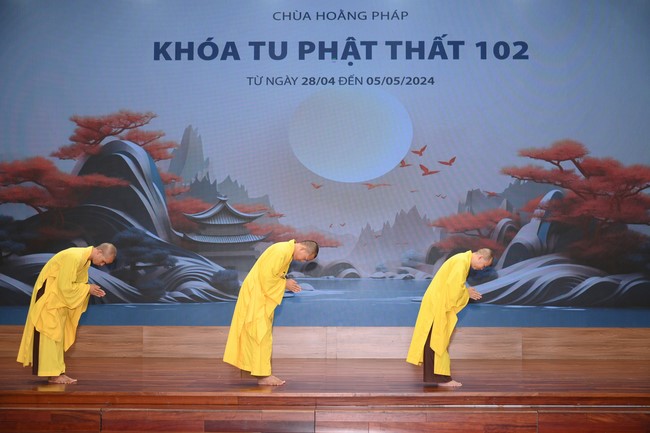 Opening the 102 nd Seven - Day Retreat