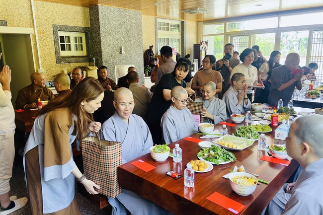 Chùa Linh Ẩn – Đài Loan: Pháp Hội trì tụng Kinh Địa Tạng Bồ Tát Bổn Nguyện tại MiaoLi