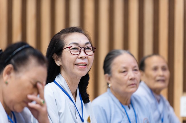 Dharma talk Five big questions of human life in the 102nd Seven-day Retreat