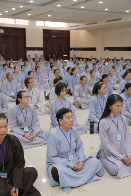 Dharma talk Five big questions of human life in the 102nd Seven-day Retreat