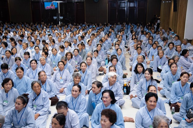 Dharma talk Five big questions of human life in the 102nd Seven-day Retreat