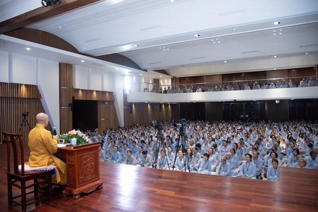 Dharma talk Five big questions of human life in the 102nd Seven-day Retreat