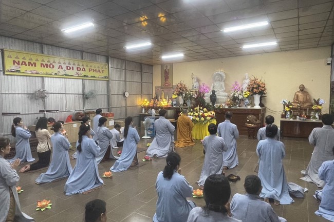Commemorating the Birthday of Bodhisattva Avalokitesvara at Truong Phap pagoda, Hau Giang