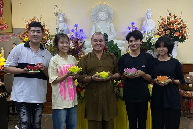 Commemorating the Birthday of Bodhisattva Avalokitesvara at Truong Phap pagoda, Hau Giang