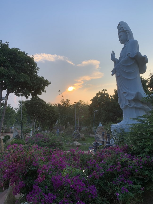 One-Day Peaceful Retreat at Suoi Phap Pagoda, Tay Ninh