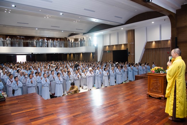 Dharma talk Protecting yourself in the 102nd Seven-day Retreat