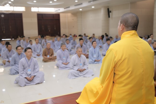 Dharma talk Protecting yourself in the 102nd Seven-day Retreat