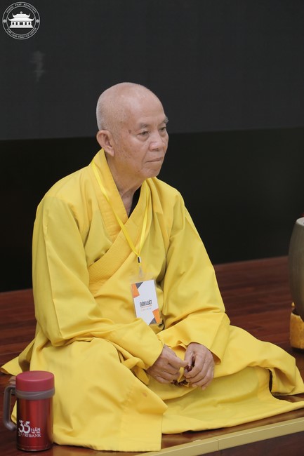 Dharma talk Protecting yourself in the 102nd Seven-day Retreat