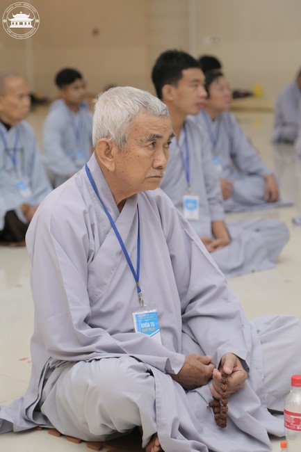 Dharma talk Protecting yourself in the 102nd Seven-day Retreat