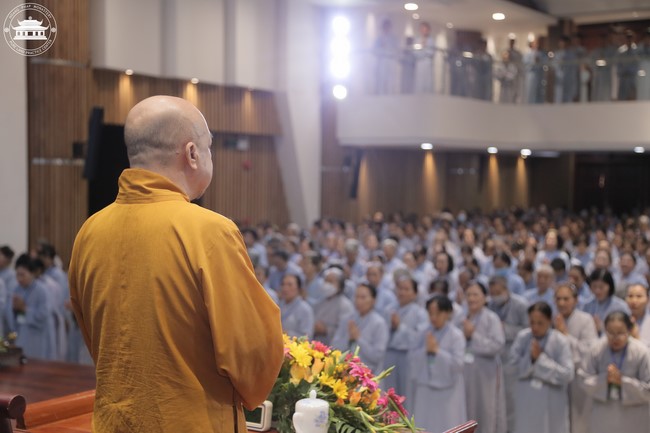 Dharma talk Protecting yourself in the 102nd Seven-day Retreat