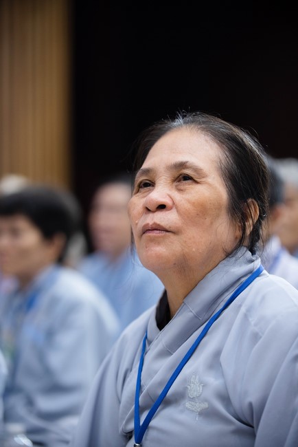 Dharma talk Protecting yourself in the 102nd Seven-day Retreat