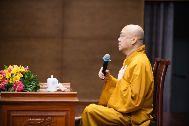 Dharma talk Protecting yourself in the 102nd Seven-day Retreat