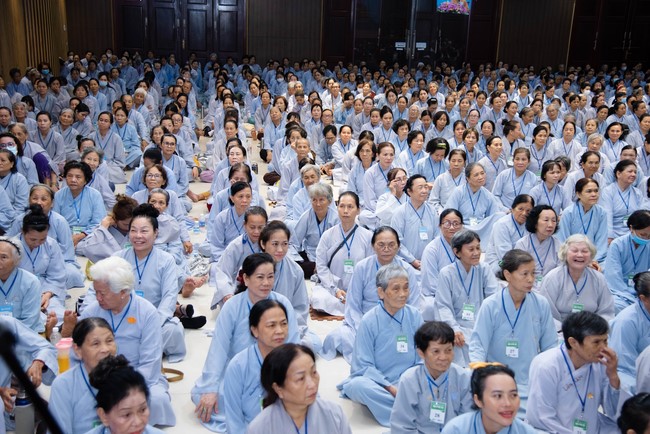 Dharma talk Protecting yourself in the 102nd Seven-day Retreat