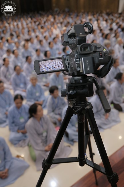 Dharma talk Protecting yourself in the 102nd Seven-day Retreat