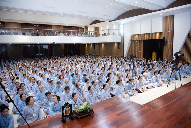 Dharma talk Protecting yourself in the 102nd Seven-day Retreat