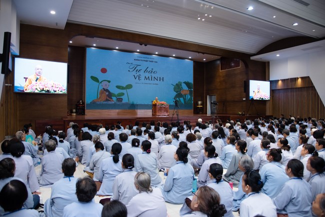 Dharma talk Protecting yourself in the 102nd Seven-day Retreat