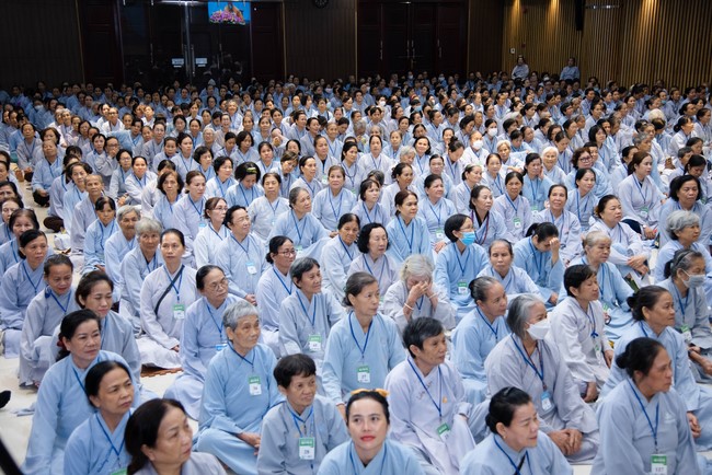 Dharma talk Protecting yourself in the 102nd Seven-day Retreat