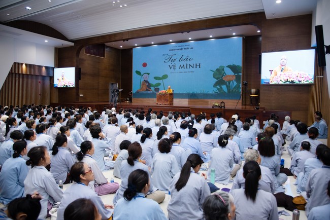 Dharma talk Protecting yourself in the 102nd Seven-day Retreat