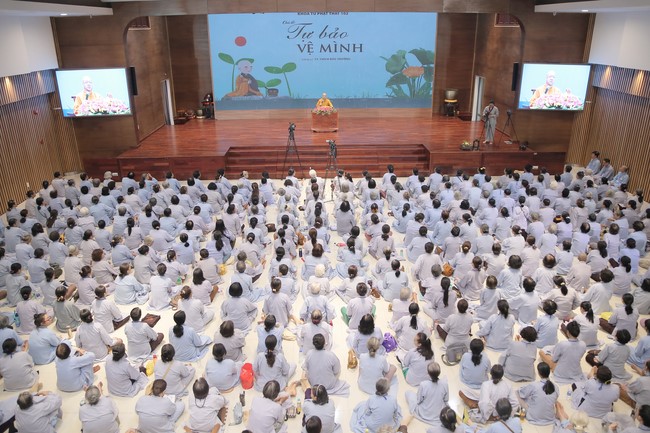 Dharma talk Protecting yourself in the 102nd Seven-day Retreat