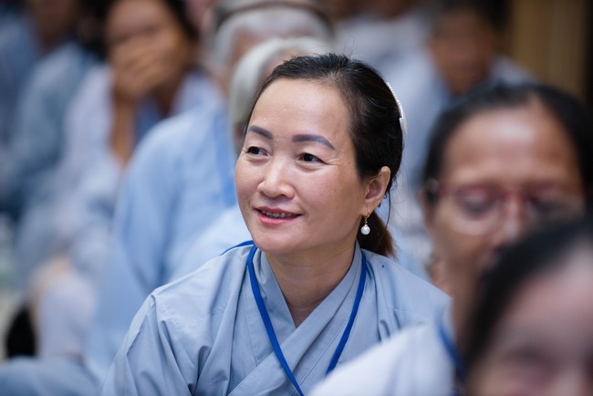 Dharma talk Protecting yourself in the 102nd Seven-day Retreat