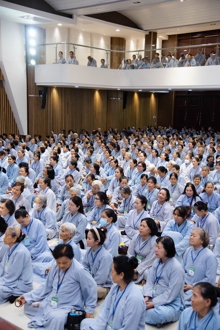 Dharma talk Protecting yourself in the 102nd Seven-day Retreat