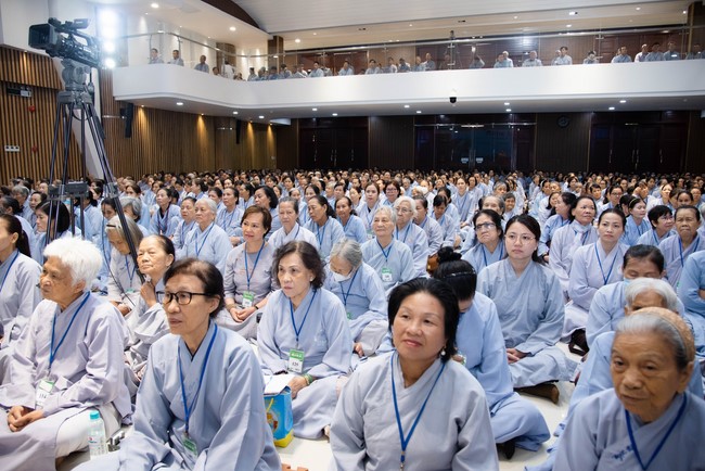 Dharma talk Protecting yourself in the 102nd Seven-day Retreat