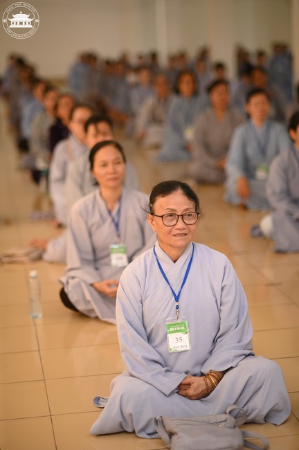 Dharma talk Protecting yourself in the 102nd Seven-day Retreat