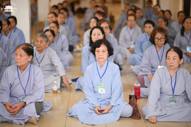 Dharma talk Protecting yourself in the 102nd Seven-day Retreat