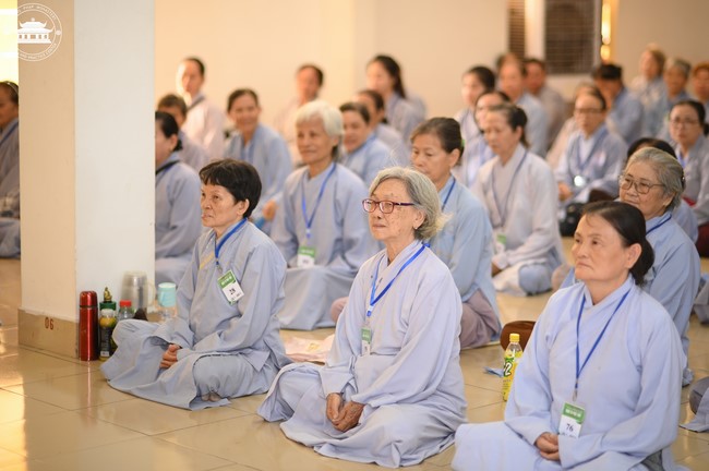 Dharma talk Protecting yourself in the 102nd Seven-day Retreat