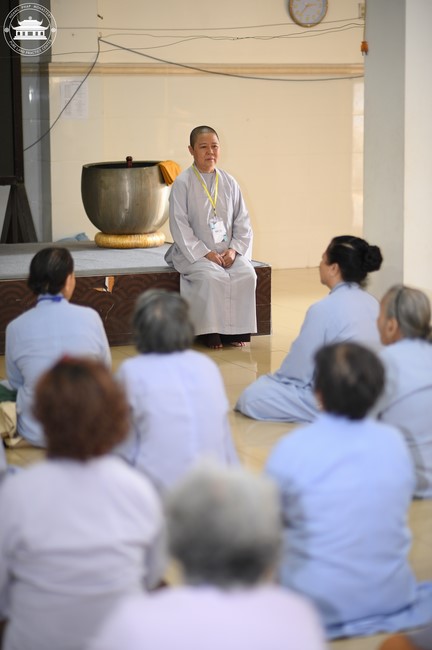 Dharma talk Protecting yourself in the 102nd Seven-day Retreat