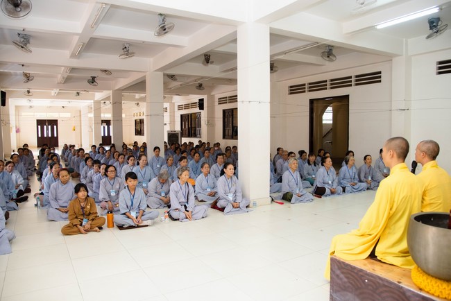 Dharma talk Protecting yourself in the 102nd Seven-day Retreat