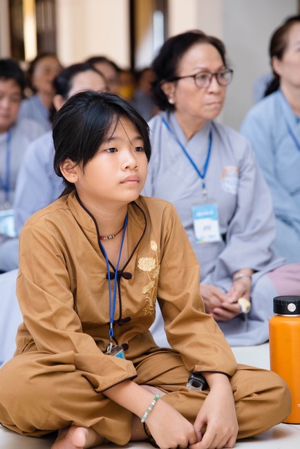 Dharma talk Protecting yourself in the 102nd Seven-day Retreat