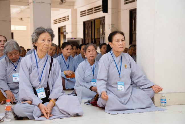 Dharma talk Protecting yourself in the 102nd Seven-day Retreat