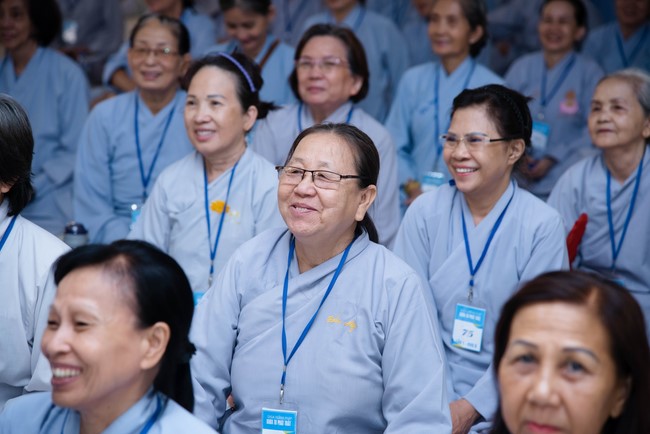 Dharma talk Protecting yourself in the 102nd Seven-day Retreat