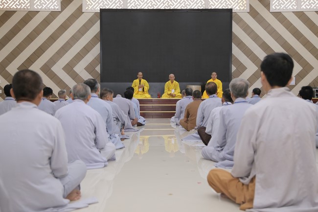 Dharma talk Protecting yourself in the 102nd Seven-day Retreat