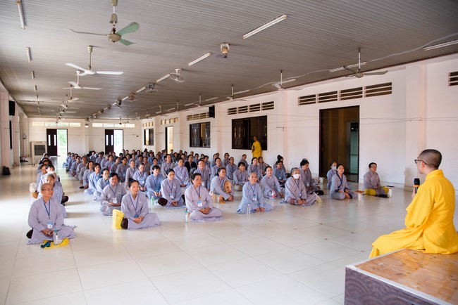 Dharma talk Protecting yourself in the 102nd Seven-day Retreat