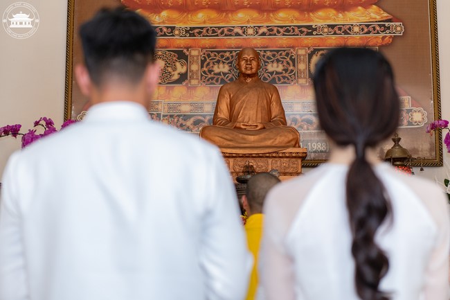 Wedding Ceremony at the pagoda