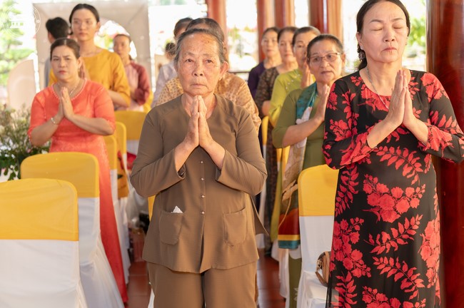 Wedding Ceremony at the pagoda