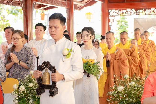 Wedding Ceremony at the pagoda
