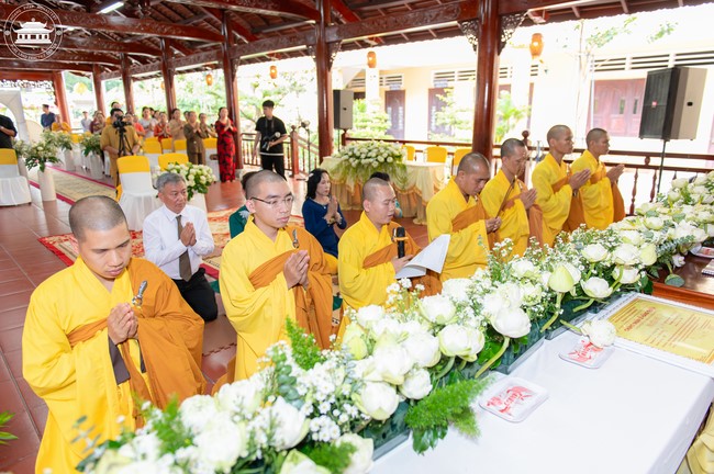 Wedding Ceremony at the pagoda
