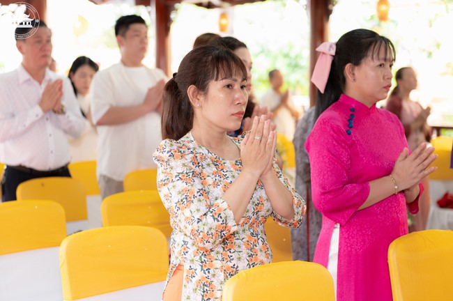 Wedding Ceremony at the pagoda
