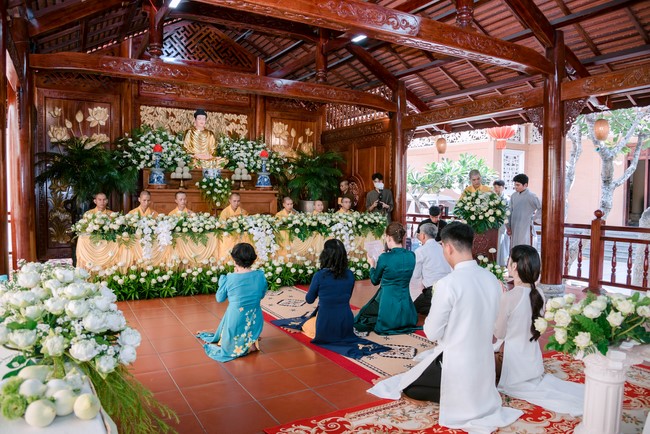 Wedding Ceremony at the pagoda
