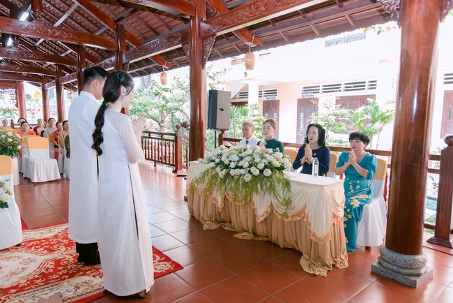 Wedding Ceremony at the pagoda