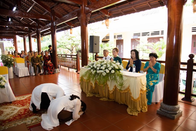Wedding Ceremony at the pagoda